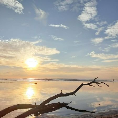 Timurbay Seafront Staycation By Nedd'S Kuantan Exteriör bild