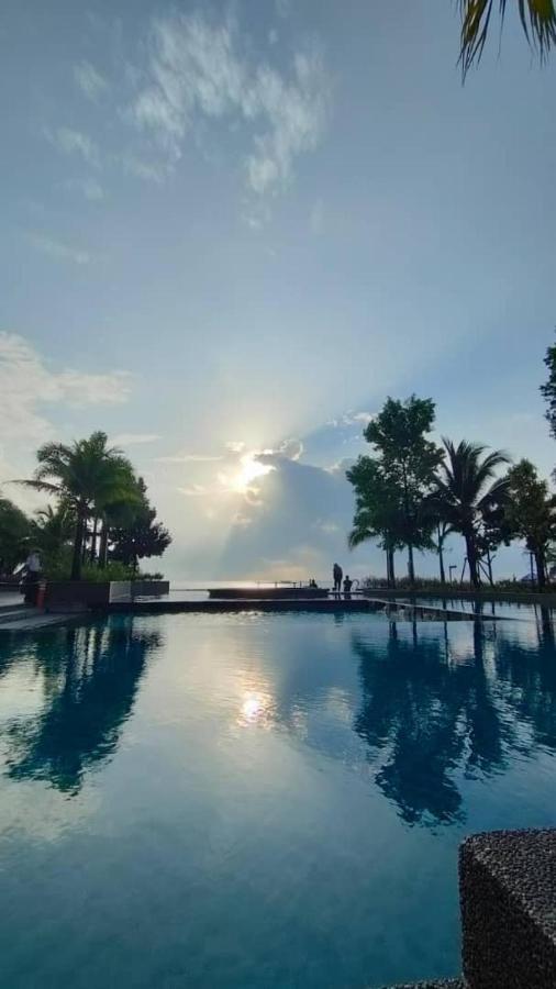 Timurbay Seafront Staycation By Nedd'S Kuantan Exteriör bild